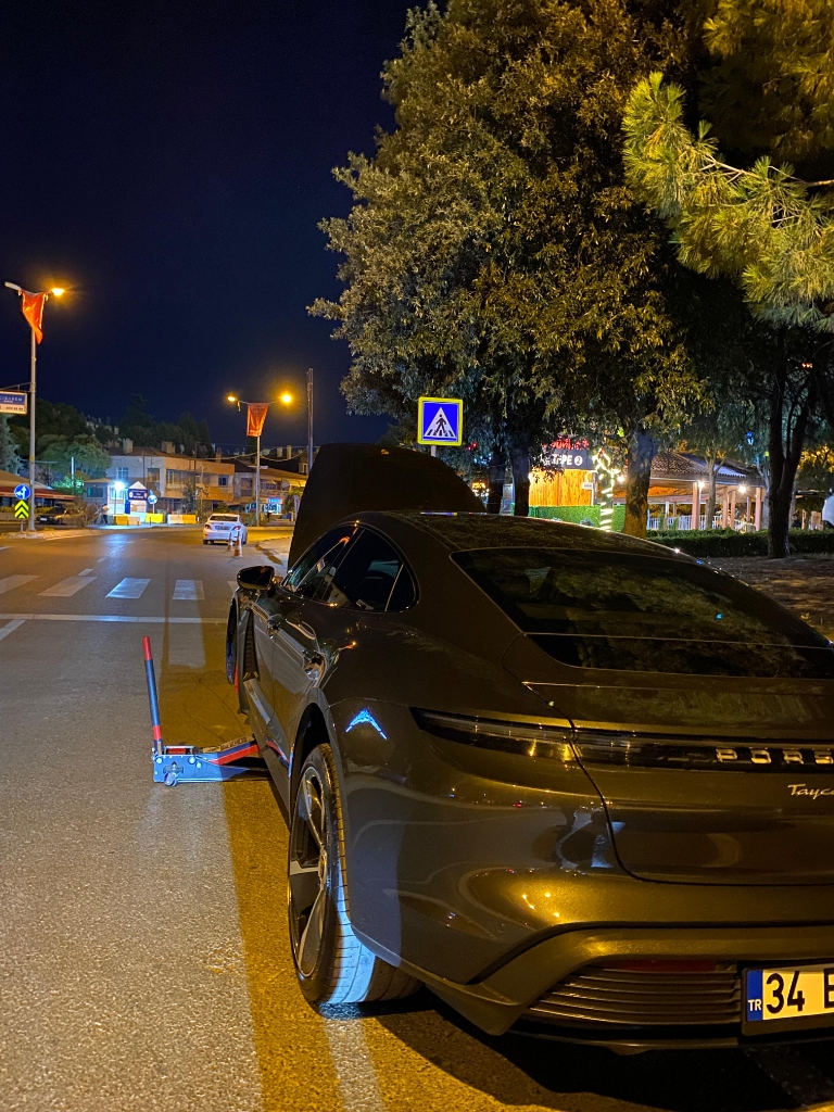 İstanbul Acil Lastik Servisi Aracı